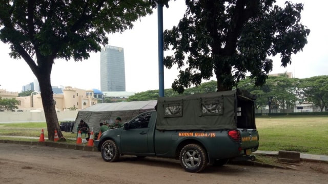 TNI menjaga rumah SBY. (Foto: Nikolaus Harbowo)