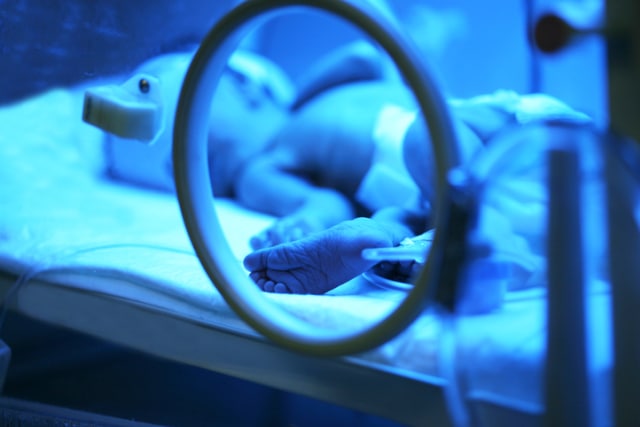 Ilustrasi bayi di inkubator (Foto: Thinkstock)