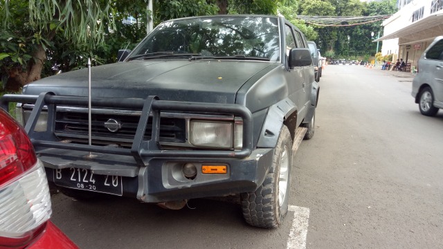 Nissan Terrano yang diduga milik Adian Napitupulu. (Foto: Ainul Qalbi/kumparan)