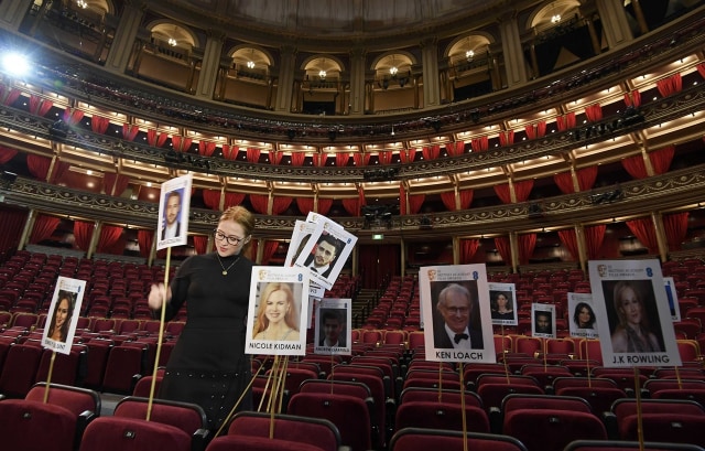 Georgia Cox menempatkan foto tamu undangan. (Foto: 3 Hari Lagi Jelang BAFTA)