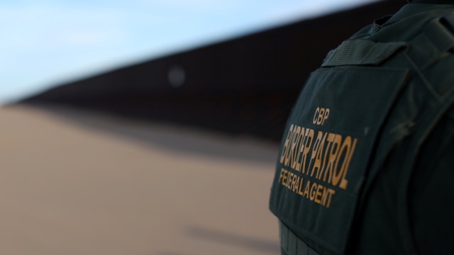 Petugas Patroli AS di perbatasan AS-Meksiko. (Foto: Reuters/Mike Blake)