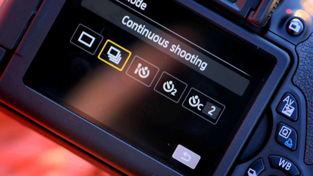 Mode Continuous Shooting di DSLR (Foto: Youtube Canon Europe)