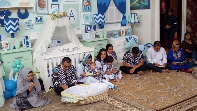 Acara aqiqahan anak kedua Anang dan Ashanti. (Foto: Yurika Kencana/kumparan)