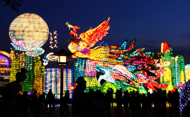 Kemeriahan Festival Lampion di Xi'an. (Foto: Stringer/Reuters)