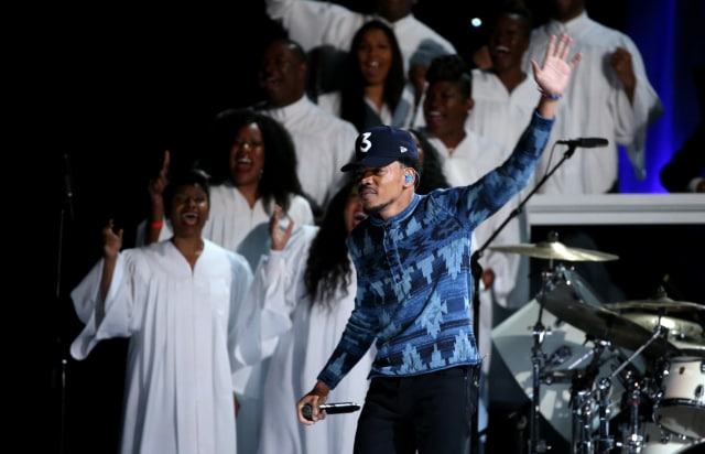 Penampilan Chance the Rapper di Grammy Awards. (Foto: Lucy Nicholson/Reuters)