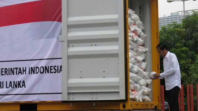 Jokowi Sebut Beras RI Rata-rata Rp 10.700 per Kg, Lebih Murah Dibanding Korsel