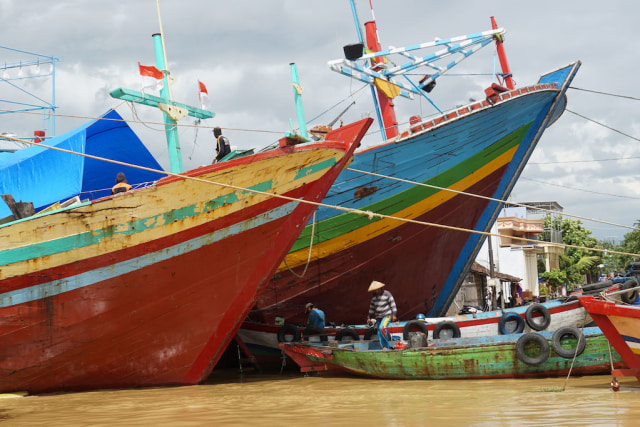Kapal Nelayan sedang berlabuh (Foto: Aditia Noviansyah/kumparan)