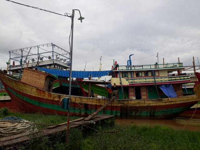 Kapal Cantrang yang beralih alat tangkap Foto: Arifin Asydhad/kumparan