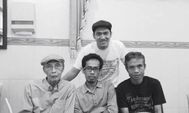 Sapardi, Jokpin, Aan, dan Bernard (Foto: Dok. Bernard Batubara)