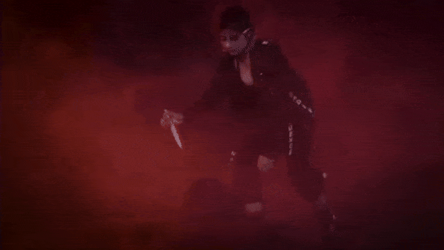 Awkarin dalam video klip 'Bad Ass'. (Foto: YouTube/Karin Novilda)