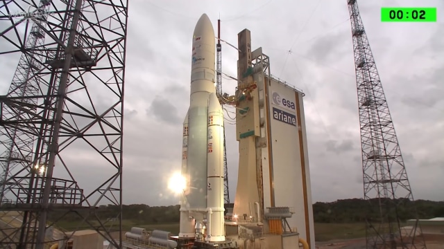 Satelit Telkom 3S bersiap diluncurkan. (Foto: Arianespace via YouTube)