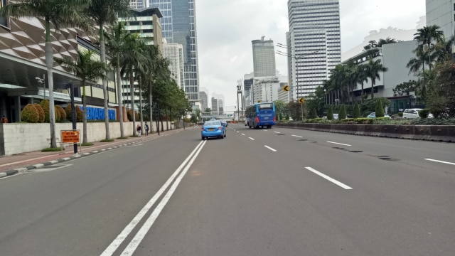 Area Bundaran HI terpantau sepi. (Foto: Ainul Qalbi/kumparan)