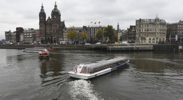Sungai di Amsterdam yang sangat bersih. (Foto: Antara/Zabur Karuru)