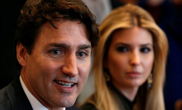 Justin Trudeau dilirik Ivanka Trump (Foto: REUTERS/Kevin Lamarque)