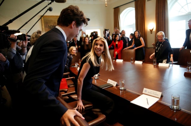 Justin Trudeau bicara di Gedung Putih (Foto: REUTERS/Kevin Lamarque)