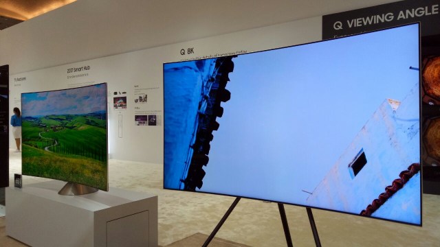 TV Samsung berteknologi layar QLED. (Foto: Aditya Panji/kumparan)