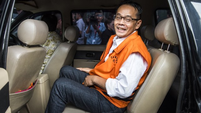 Tersangka Fahmi Darmawansyah usai diperiksa KPK Foto: M Agung Rajasa/Antara