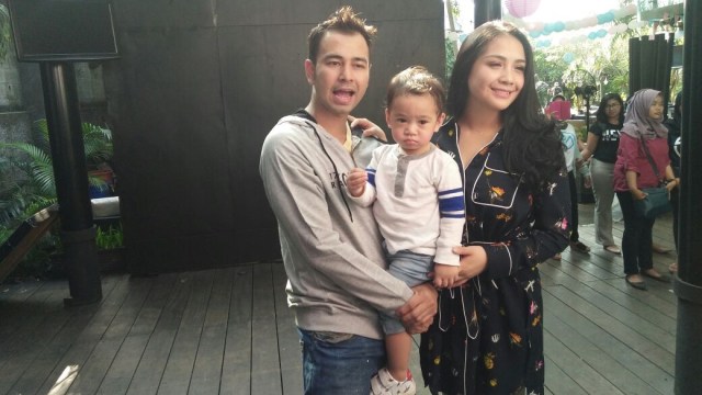 Raffi Ahmad merayakan ulang tahun. (Foto: Munady)