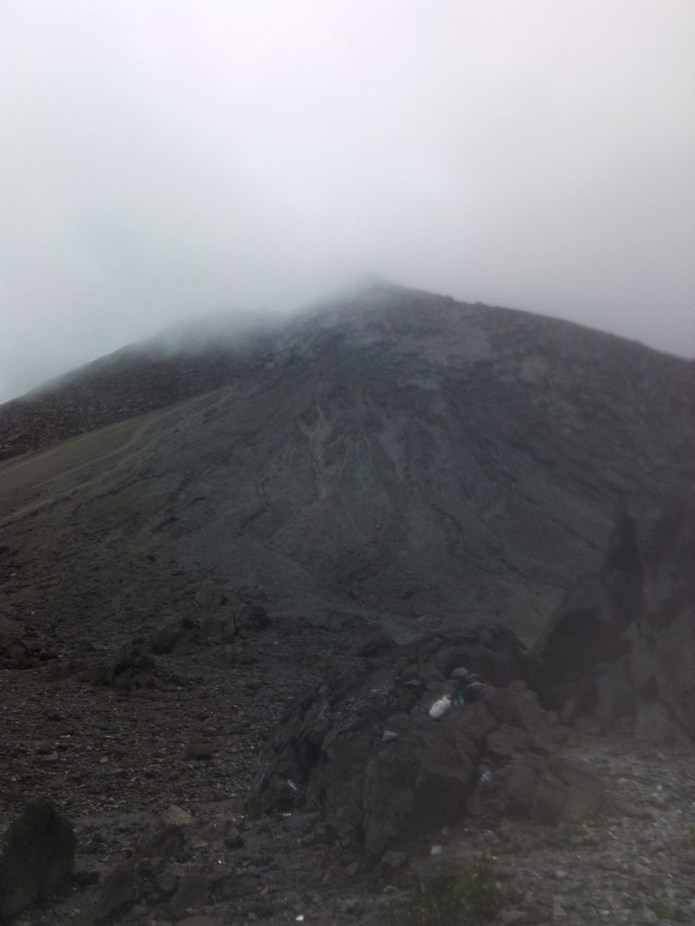 Kondisi Pasar Bubrah Gunung Merapi yang berkabut (Foto: Muhammad Naufal/kumparan)