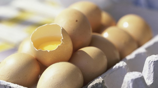Telur busuk mengeluarkan bau menyengat. (Foto: Thinkstock Photo)