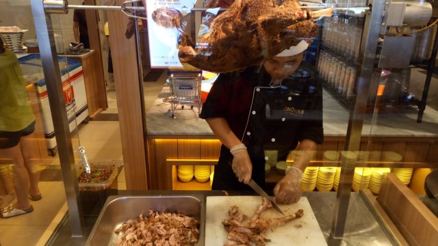 Stand kambing guling. (Foto: Stephanie Elia/kumparan)