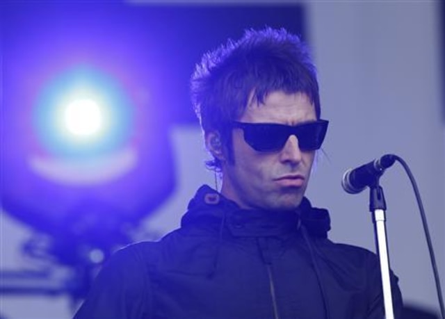 Liam Gallagher, vokalis grup musik Oasis. (Foto: Reuters/Olivia Harris)