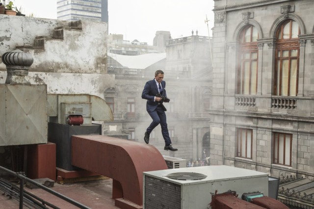 Aksi laga Daniel Craig (Foto: Dok. Columbia Pictures/EON Productions)