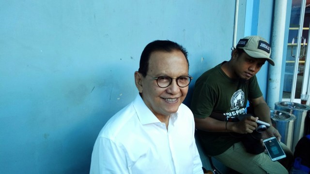 Membandingkan Prestasi Hingga Kasus Roy Marten Dan Tio Pakusadewo Kumparan Com