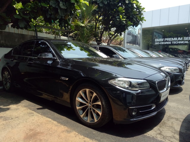 Jajaran mobil BMW bekas yang dijual (Foto: Gesit Prayogi/kumparan)