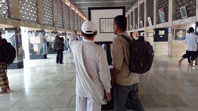 Suasana Pameran di Milad Istiqlal ke 39 (Foto: Kevin Kurnianto/kumparan )