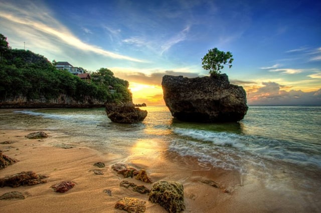 Pantai Padang Padang di Bali. (Foto: Dok. Hotel Terrace At Kuta)