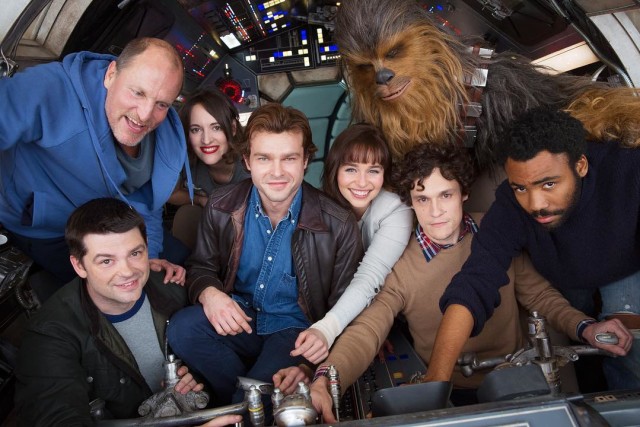 Para pemain film Star Wars dan Han Solo (tengah) (Foto: Instagram @starwars)