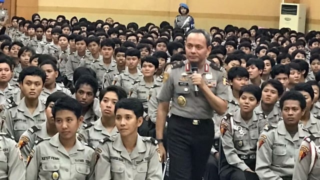 Pengarahan untuk Polwan oleh Kepala SDM Polri. (Foto: Dok. SDM Polri)