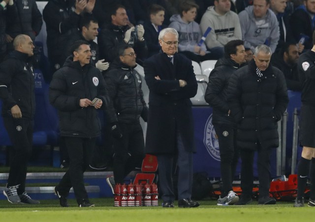 Ranieri dan Mourinho di sebuah laga. (Foto: Carl Recine/Reuters)