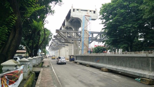 Pembangunan LRT di Palembang. (Foto: Dok. Djoko Setijowarno)