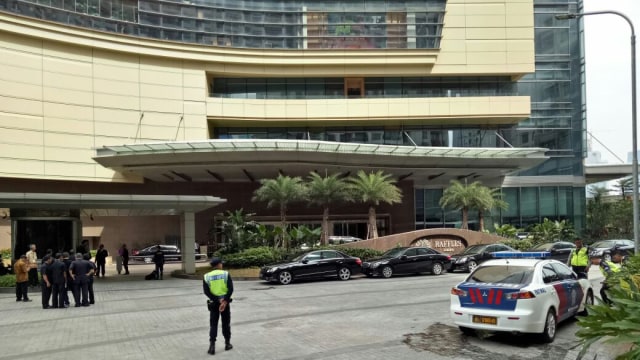 Hotel Raffles bersiap menyambut Raja Salman. (Foto: Nadia Riso/kumparan)