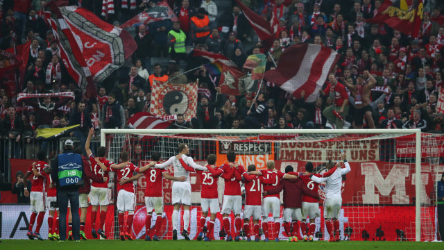 Selebrasi pemain-pemain Bayern Muenchen. (Foto: REUTERS/Michael Dalder)