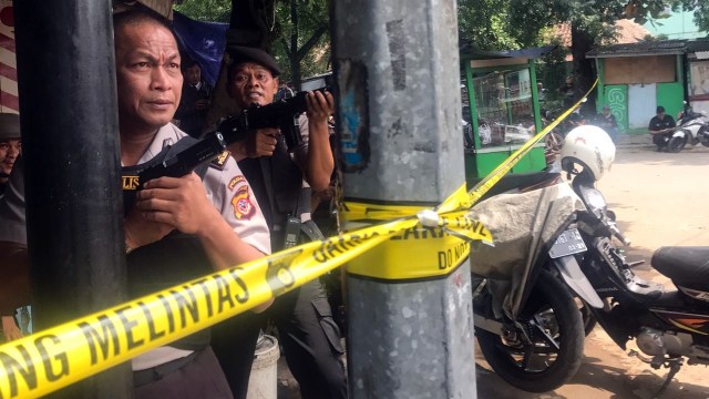 Kabid Humas Polda Jabar di TKP bom panci. (Foto: Istimewa)