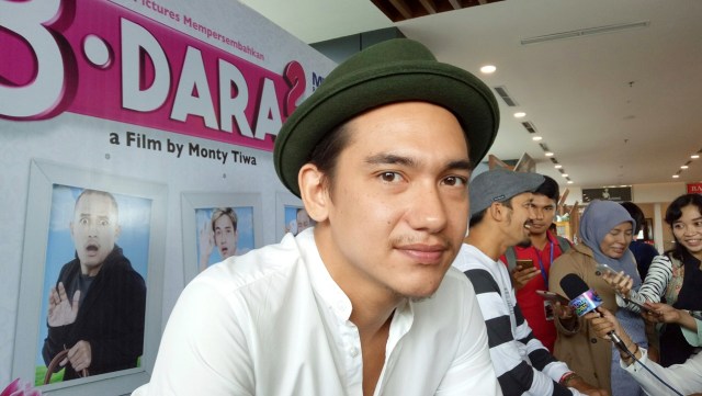 Adipati Dolken ditemu saat syukuran film 3 Dara 2. (Foto: D.N Mustika Sari/kumparan)