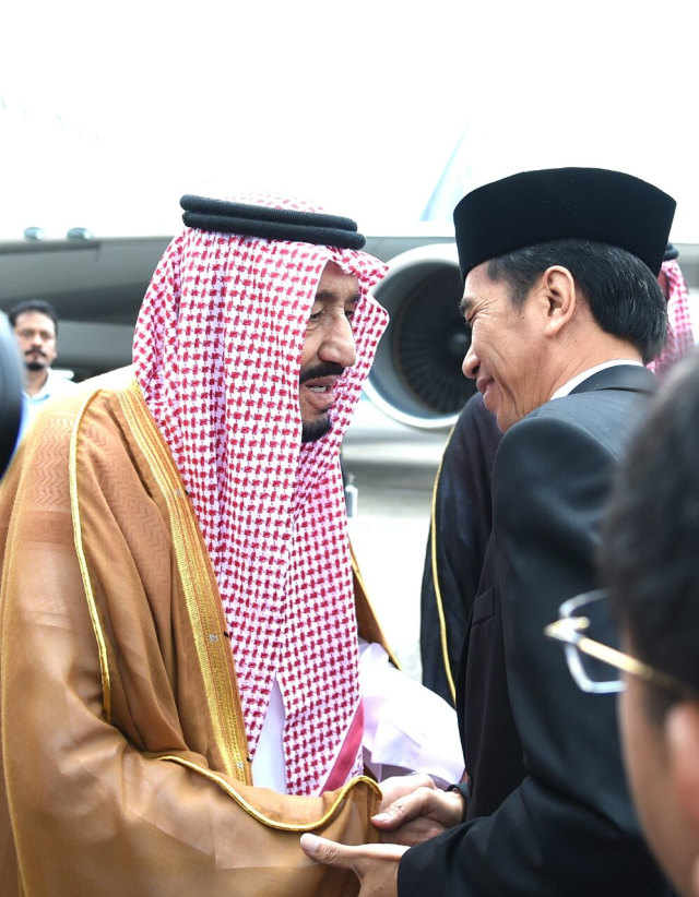 Jokowi dan Raja Salman saling menyapa. (Foto: Biro Pers Istana)