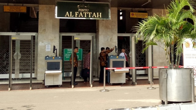 Pengamanan Masjid Istiqlal. (Foto: Jihad Akbar/kumparan)