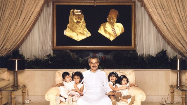 Alwaleed bersama putri-putrinya. (Foto: Gallery www.alwaleed.com.sa)