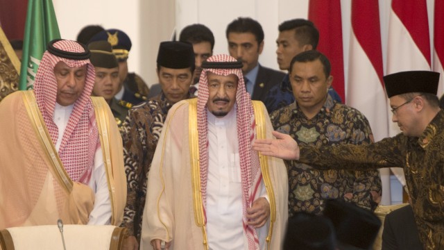 Raja Salman bertemu tokoh islam Indonesia. (Foto: Rosa Pengabean/POOL)