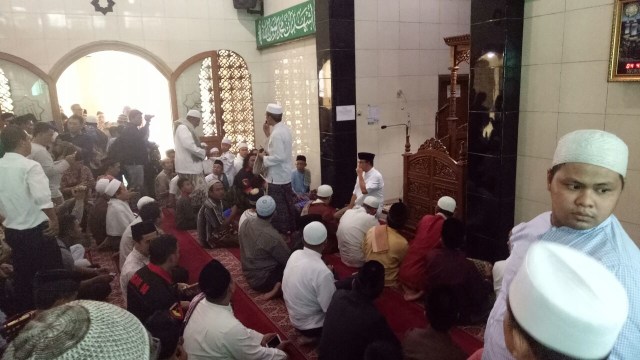 Anies di Masjid Makam Kramat Kampung Bandan. (Foto: Johanes Hutabarat/kumparan)