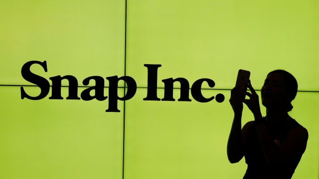 Logo Snap, induk perusahaan Snapchat. (Foto: REUTERS/Lucas Jackson)