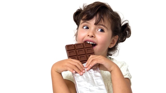 Hindarkan anak mengkonsumsi cokelat. (Foto: Thinkstock)