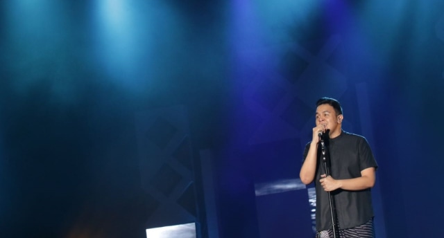 Tulus tampil dalam Java Jazz 2017. (Foto: Fanny Kusumawardhani/kumparan)