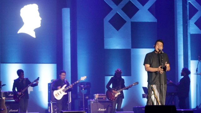 Penampilan Tulus di Java Jazz. (Foto: Fanny Kusumawardhani/kumparan)