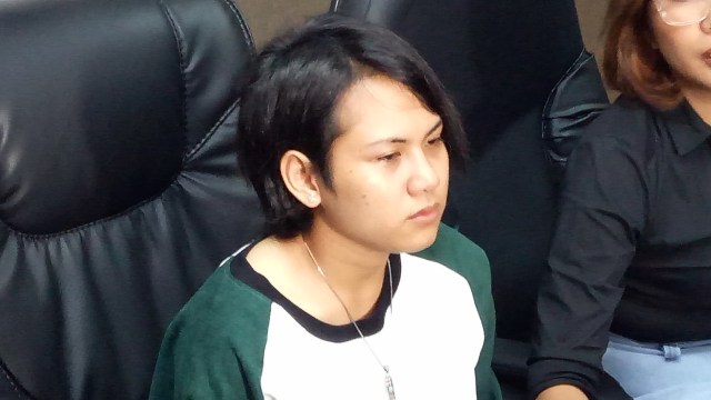 Evelyn ditemani kuasa hukum. (Foto: Yurika Kencana/kumparan)