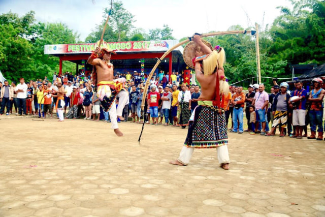 Tari Caci yang menegangkan namun memukau. (Foto: Dok. Kemenpar)